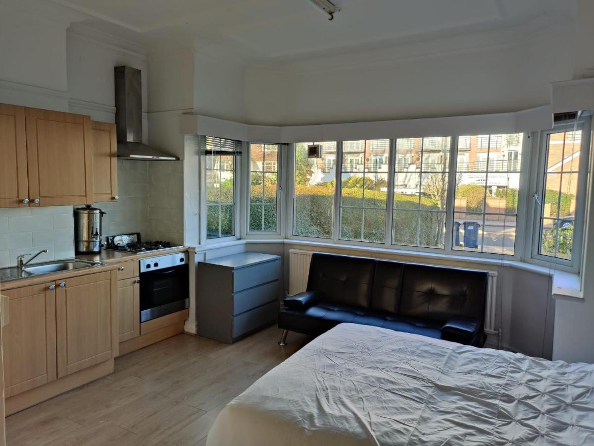 Ferienwohnung Studio On Golders Green Road London Exterior foto
